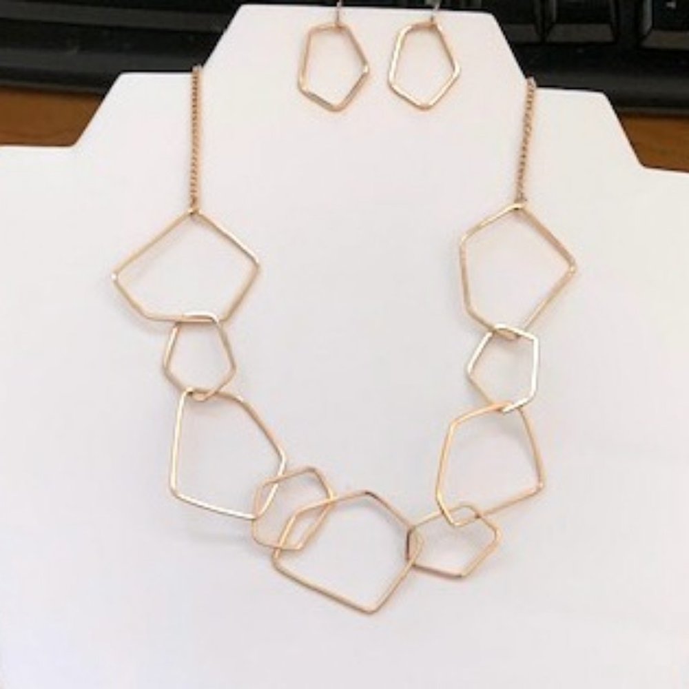 Fashion Gold Tone Geometric Abstract Necklace Set Smooth Polished Lightweight